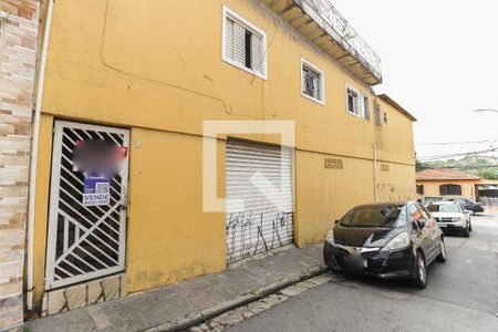 Casa à venda com 255m², 3 quartos e 2 vagas Casa à venda com 255m², 3 quartos e 2 vagasFachada