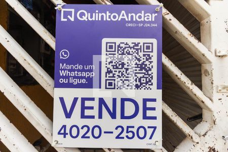 Casa à venda com 255m², 3 quartos e 2 vagas Casa à venda com 255m², 3 quartos e 2 vagasPlaquinha