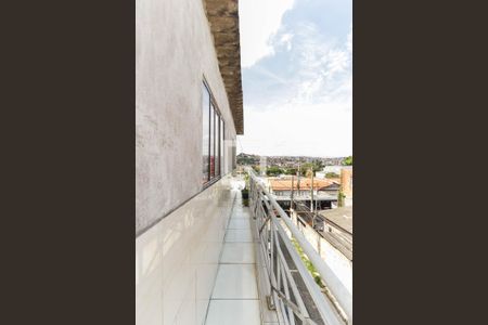 Casa à venda com 255m², 3 quartos e 2 vagas Casa à venda com 255m², 3 quartos e 2 vagasVaranda Casa 2