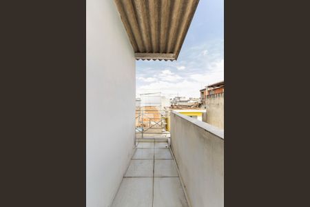 Casa à venda com 255m², 3 quartos e 2 vagas Casa à venda com 255m², 3 quartos e 2 vagasVaranda Casa 2