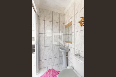 Casa à venda com 255m², 3 quartos e 2 vagas Casa à venda com 255m², 3 quartos e 2 vagasBanheiro de Serviço Casa 2