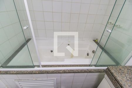 Apartamento à venda com 165m², 3 quartos e 2 vagasDetalhe do Banheiro da Suite