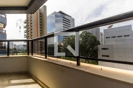 Apartamento à venda com 165m², 3 quartos e 2 vagasVaranda