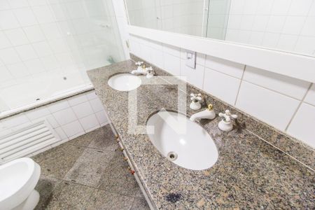 Apartamento à venda com 165m², 3 quartos e 2 vagasBanheiro da Suíte master