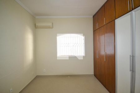 Quarto 1 de casa para alugar com 2 quartos, 127m² em Califórnia, Nova Iguaçu
