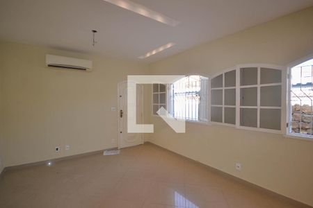 Sala de casa para alugar com 2 quartos, 127m² em Califórnia, Nova Iguaçu