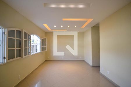 Sala de casa para alugar com 2 quartos, 127m² em Califórnia, Nova Iguaçu