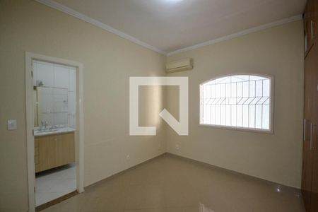 Quarto 1 de casa para alugar com 2 quartos, 127m² em Califórnia, Nova Iguaçu