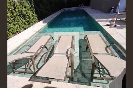 Apartamento para alugar com 34m², 1 quarto e sem vaga Apartamento para alugar com 34m², 1 quarto e sem vagaÁrea comum - Piscina