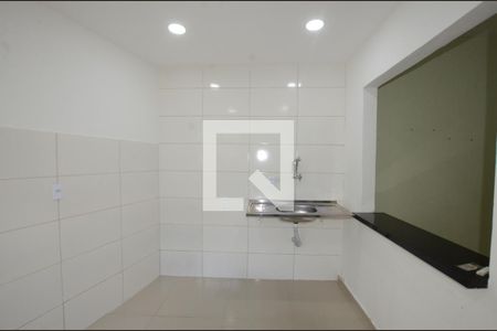 Cozinha de kitnet/studio para alugar com 1 quarto, 30m² em Penha Circular, Rio de Janeiro