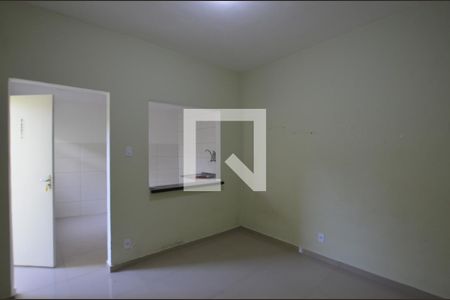 Sala/Quarto de kitnet/studio para alugar com 1 quarto, 30m² em Penha Circular, Rio de Janeiro