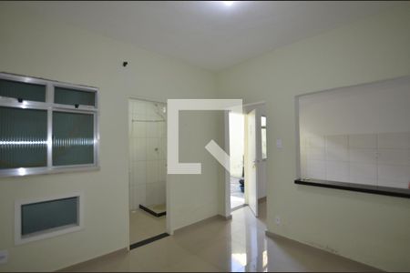 Sala/Quarto de kitnet/studio para alugar com 1 quarto, 30m² em Penha Circular, Rio de Janeiro