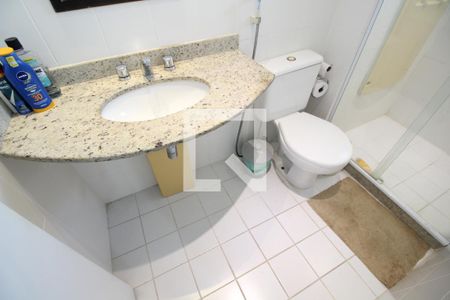 Apartamento à venda com 150m², 5 quartos e 3 vagasBanheiro da Suíte 1