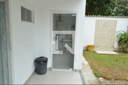 Casa à venda com 320m², 6 quartos e 5 vagas Casa à venda com 320m², 6 quartos e 5 vagasÁrea de Serviço