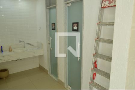 Casa à venda com 320m², 6 quartos e 5 vagas Casa à venda com 320m², 6 quartos e 5 vagasBanheiros Área Gourmet