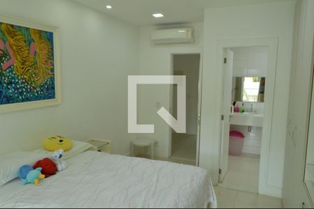 Casa à venda com 320m², 6 quartos e 5 vagas Casa à venda com 320m², 6 quartos e 5 vagasSuíte 2