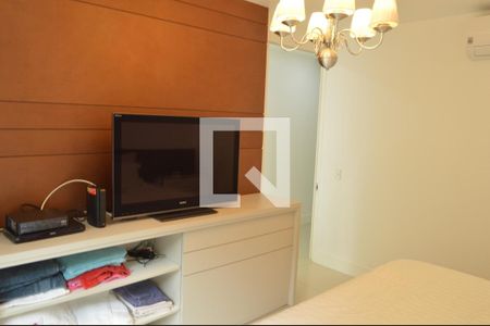 Casa à venda com 320m², 6 quartos e 5 vagas Casa à venda com 320m², 6 quartos e 5 vagasSuíte 4