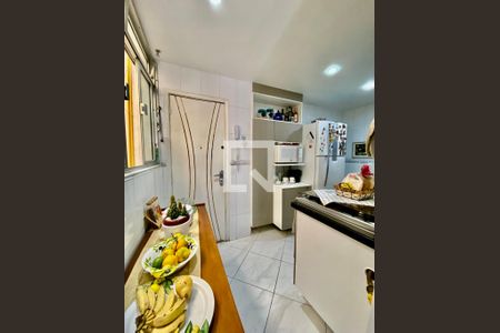 Apartamento à venda com 71m², 3 quartos e 1 vagaÁrea de Serviço