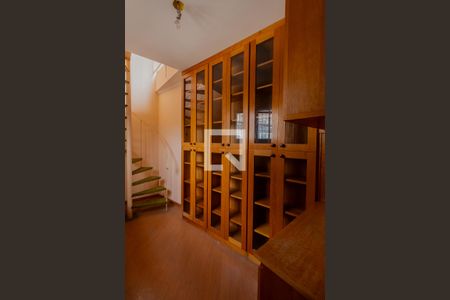 Casa à venda com 345m², 6 quartos e 6 vagasCasa 1 Escritório