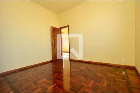 Casa à venda com 334m², 3 quartos e 1 vagaQuarto3