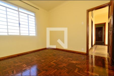 Casa à venda com 334m², 3 quartos e 1 vagaQuarto1