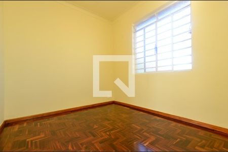 Casa à venda com 334m², 3 quartos e 1 vagaQuarto2