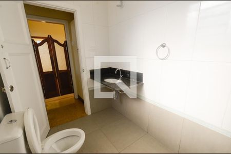 Casa à venda com 334m², 3 quartos e 1 vagaBanheiro