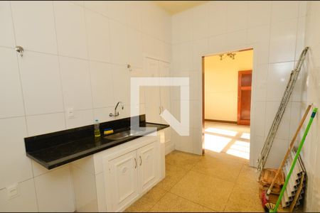 Casa à venda com 334m², 3 quartos e 1 vagaCozinha