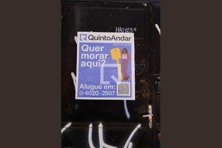 Casa à venda com 370m², 3 quartos e 2 vagas Casa à venda com 370m², 3 quartos e 2 vagasPlaquinha