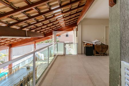 Casa à venda com 374m², 4 quartos e 3 vagasÁrea de Serviço