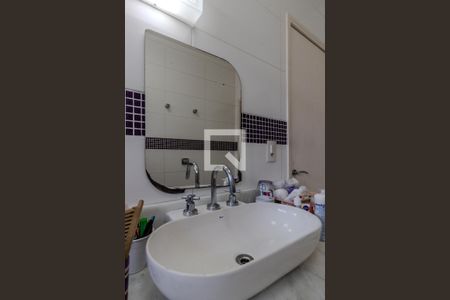 Casa à venda com 374m², 4 quartos e 3 vagasBanheiro da Suíte 1