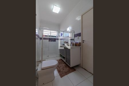 Casa à venda com 374m², 4 quartos e 3 vagasBanheiro da Suíte 1