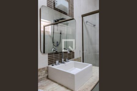 Casa à venda com 374m², 4 quartos e 3 vagasBanheiro