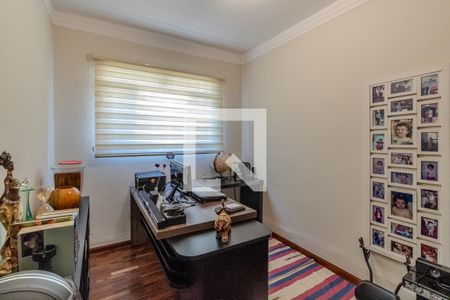 Casa à venda com 374m², 4 quartos e 3 vagasEscritório