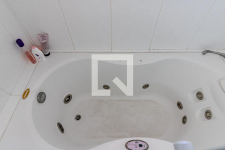 Casa à venda com 374m², 4 quartos e 3 vagasBanheiro da Suíte 2