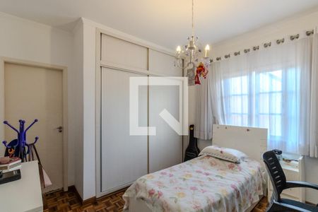 Casa à venda com 374m², 4 quartos e 3 vagasQuarto 1