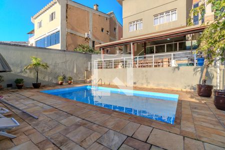 Casa à venda com 374m², 4 quartos e 3 vagasPiscina