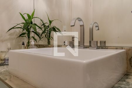 Casa à venda com 374m², 4 quartos e 3 vagasLavabo