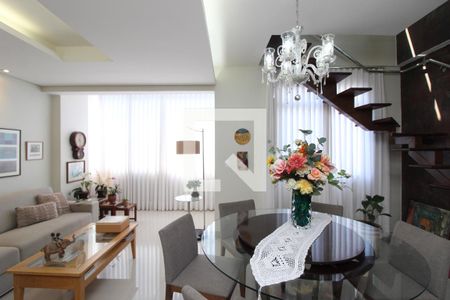 Apartamento à venda com 3 quartos, 190m² em Estoril, Belo Horizonte