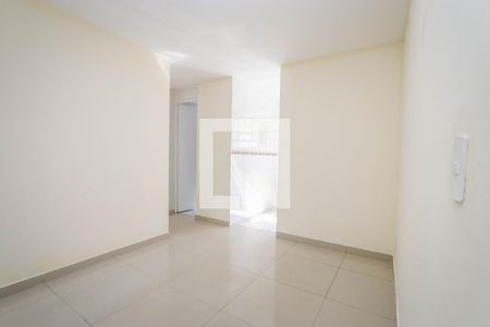 Sala de apartamento para alugar com 2 quartos, 50m² em Jardim Mirna, Taboão da Serra