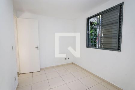 Quarto de apartamento para alugar com 2 quartos, 50m² em Jardim Mirna, Taboão da Serra