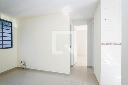 Sala de apartamento para alugar com 2 quartos, 50m² em Jardim Mirna, Taboão da Serra