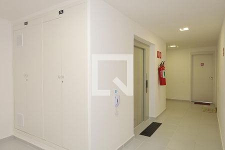 Apartamento para alugar com 32m², 2 quartos e sem vagaÁrea comum -Saguão do andar