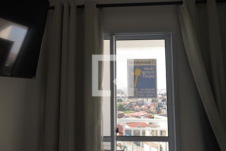 Apartamento para alugar com 32m², 2 quartos e sem vagaPlaca instalada na janela do quarto 1