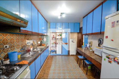 Apartamento à venda com 220m², 4 quartos e 2 vagasCozinha