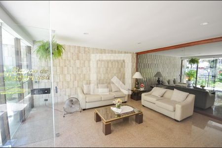Apartamento à venda com 220m², 4 quartos e 2 vagasHall