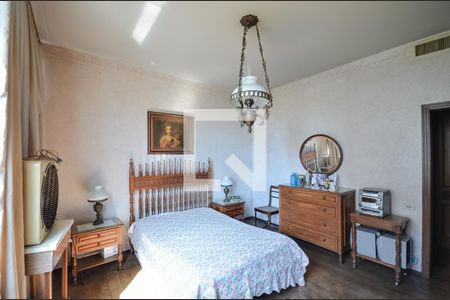 Apartamento à venda com 220m², 4 quartos e 2 vagasSuíte 2