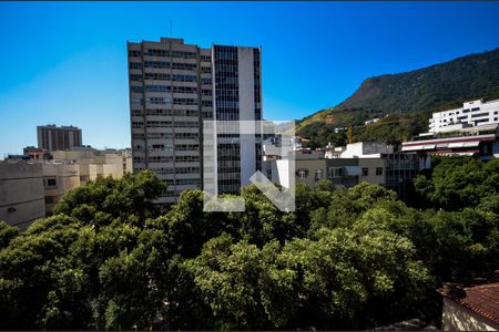 Apartamento à venda com 220m², 4 quartos e 2 vagasVista da Suíte 2