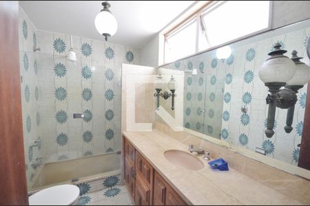 Apartamento à venda com 220m², 4 quartos e 2 vagasBanheiro da Suíte 2