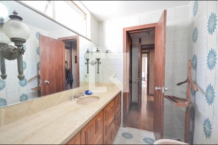 Apartamento à venda com 220m², 4 quartos e 2 vagasBanheiro da Suíte 2